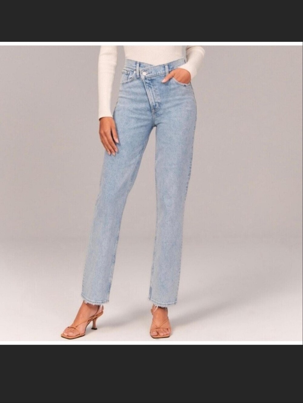 Abercrombie & Fitch 90's High-Rise Straight Leg Women’s Jeans in Light Blue